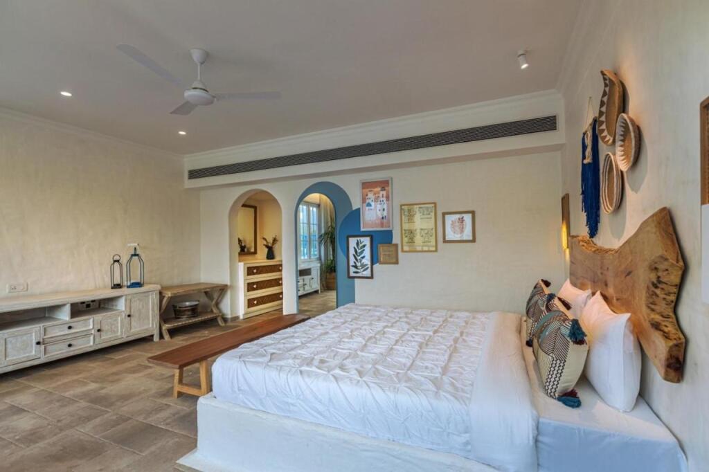 Хандала: Saffronstays Kairos Athena