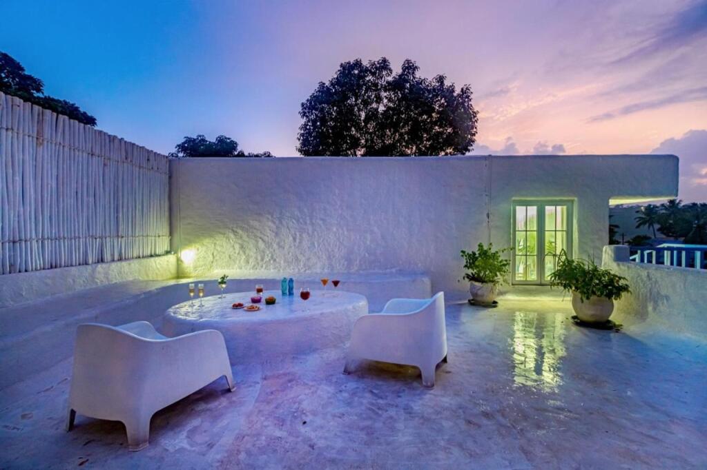 Хандала: Saffronstays Kairos Athena