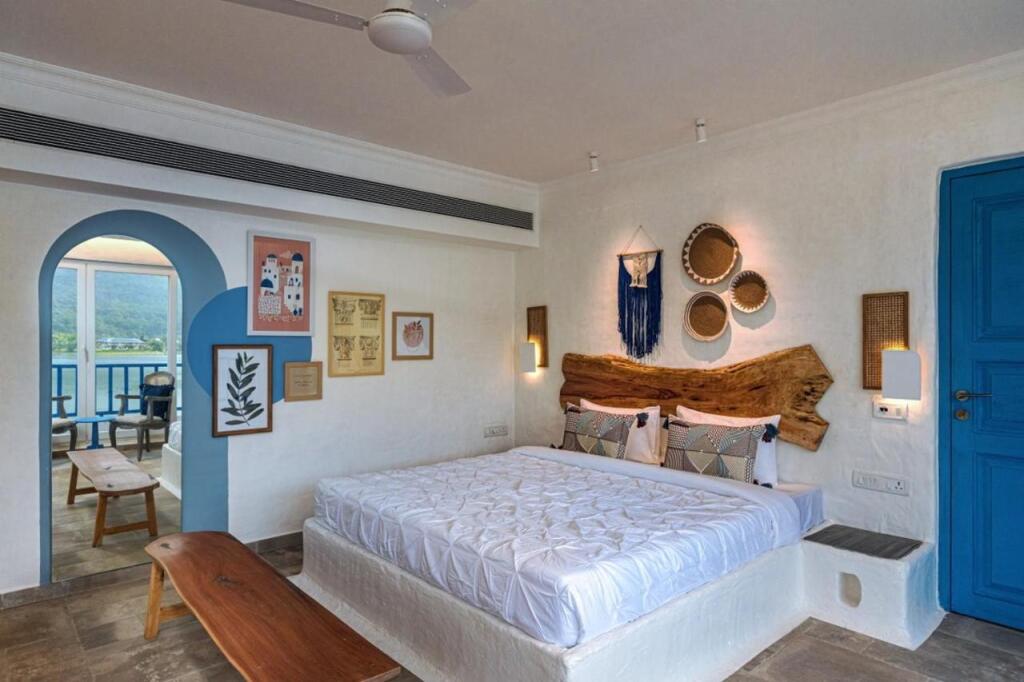 Хандала: Saffronstays Kairos Athena