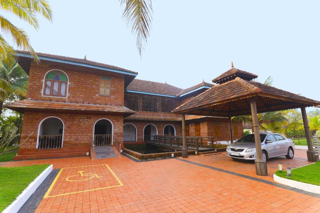 Кумараком: Kumarakom Heritage Resort