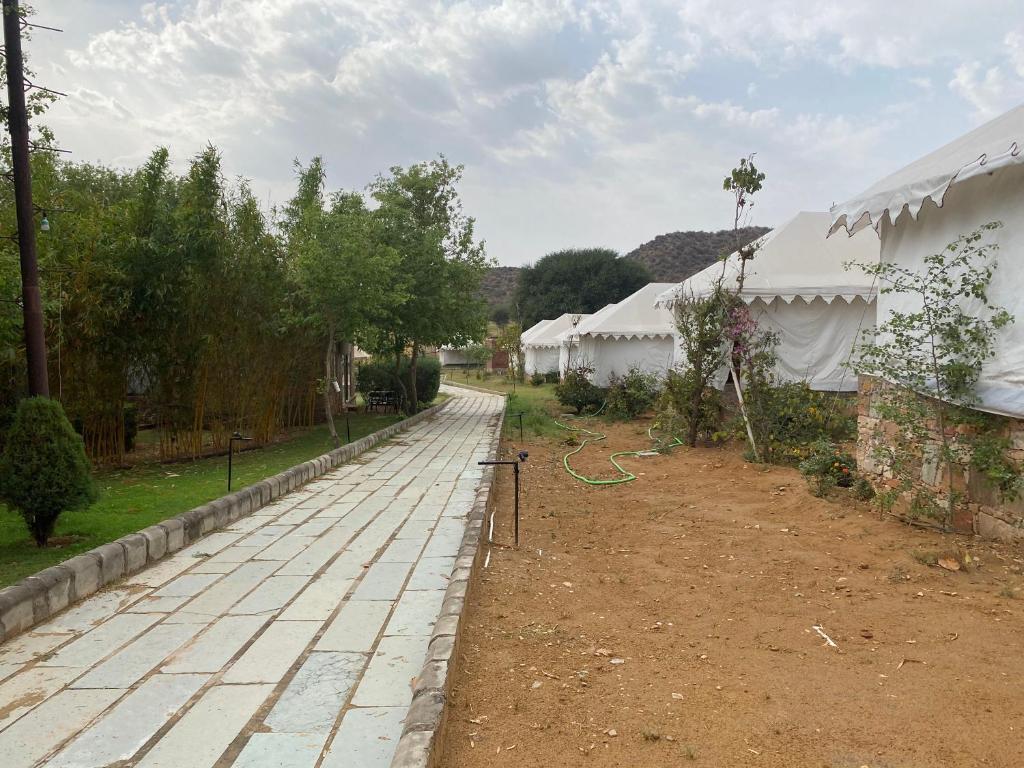 Ачрол: Grass Field Valley Resort