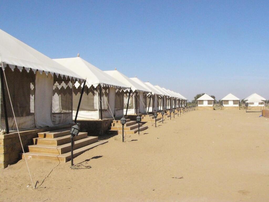 Golden Sandstone Hotel Desert Safari Camp — фото 2