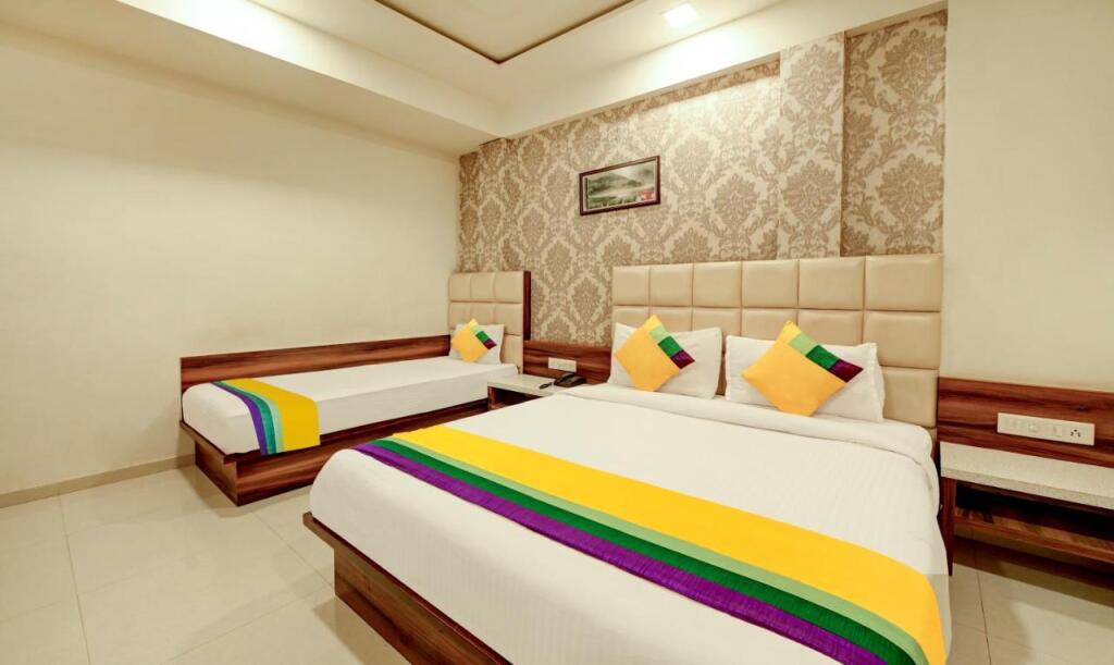 Ахмедабад: Treebo Trip Hotel Landmark