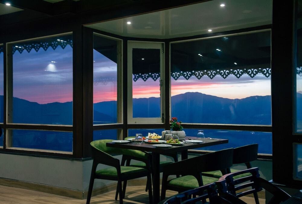 Дарджилинг: Sumi Vista TV Tower Darjeeling