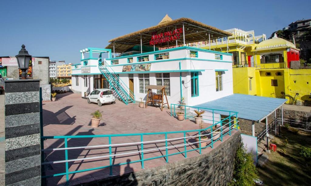 Садри: Lb The Amar Palace