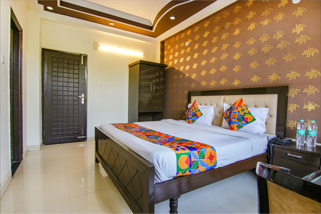 Дехрадун: Fabhotel City Palace