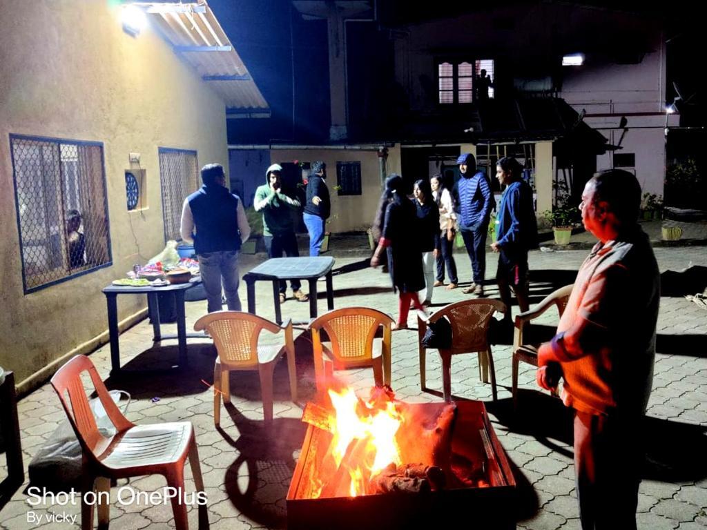 Sakleshpur: Giridarshini Homestay - Pool, Falls, Home Food & Estate
