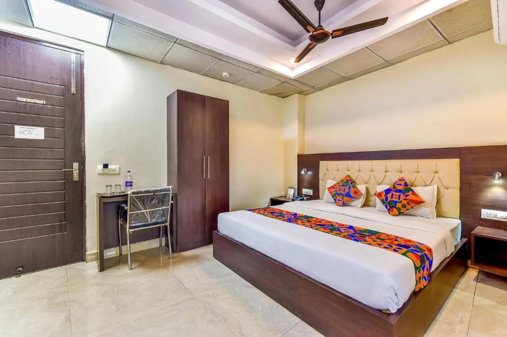 Дехрадун: Fabhotel Surya Residency