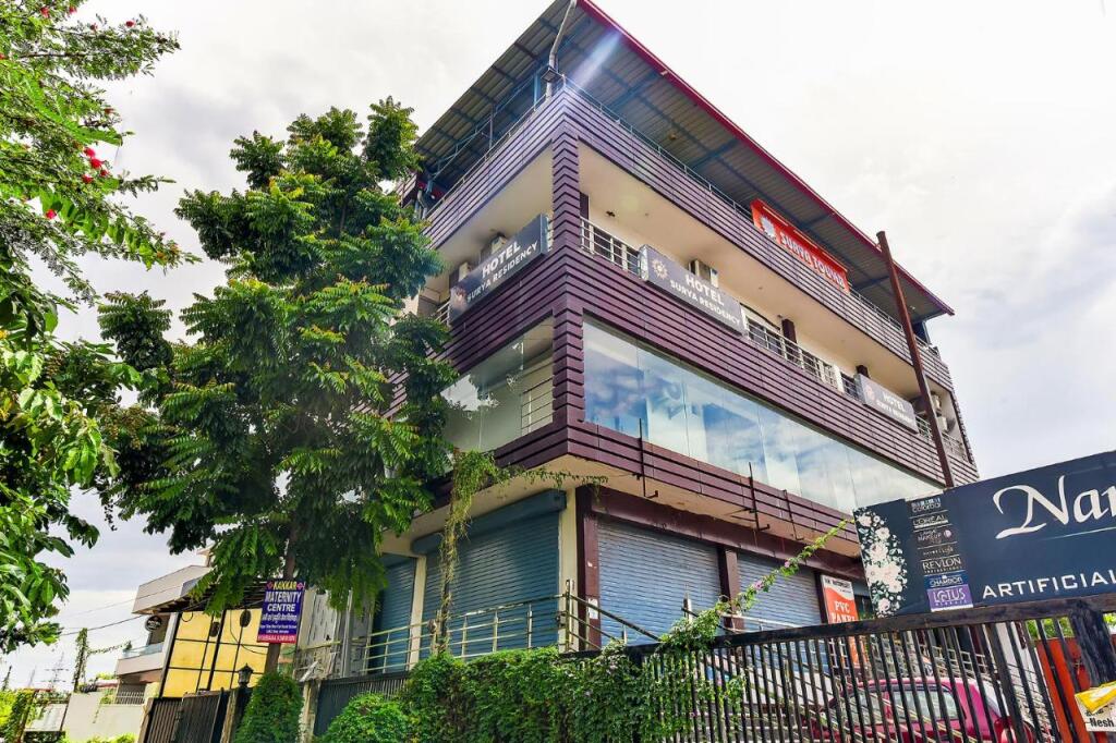 Дехрадун: Fabhotel Surya Residency