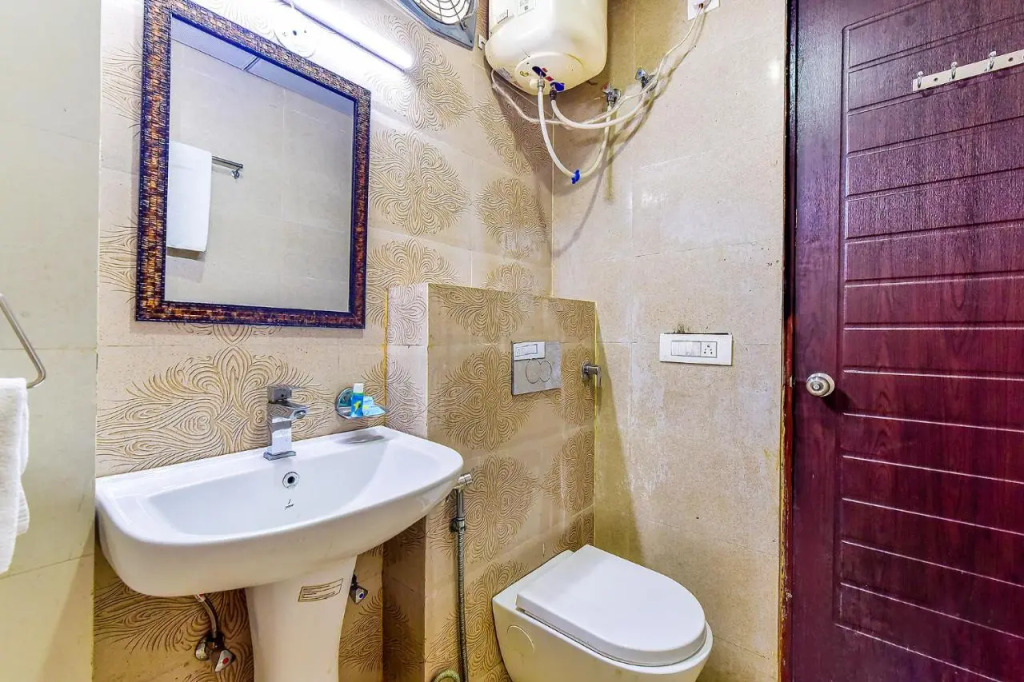 Дехрадун: Fabhotel Surya Residency