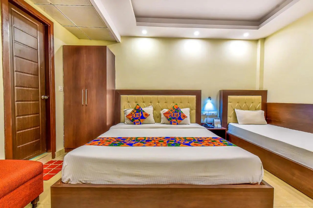 Дехрадун: Fabhotel Surya Residency