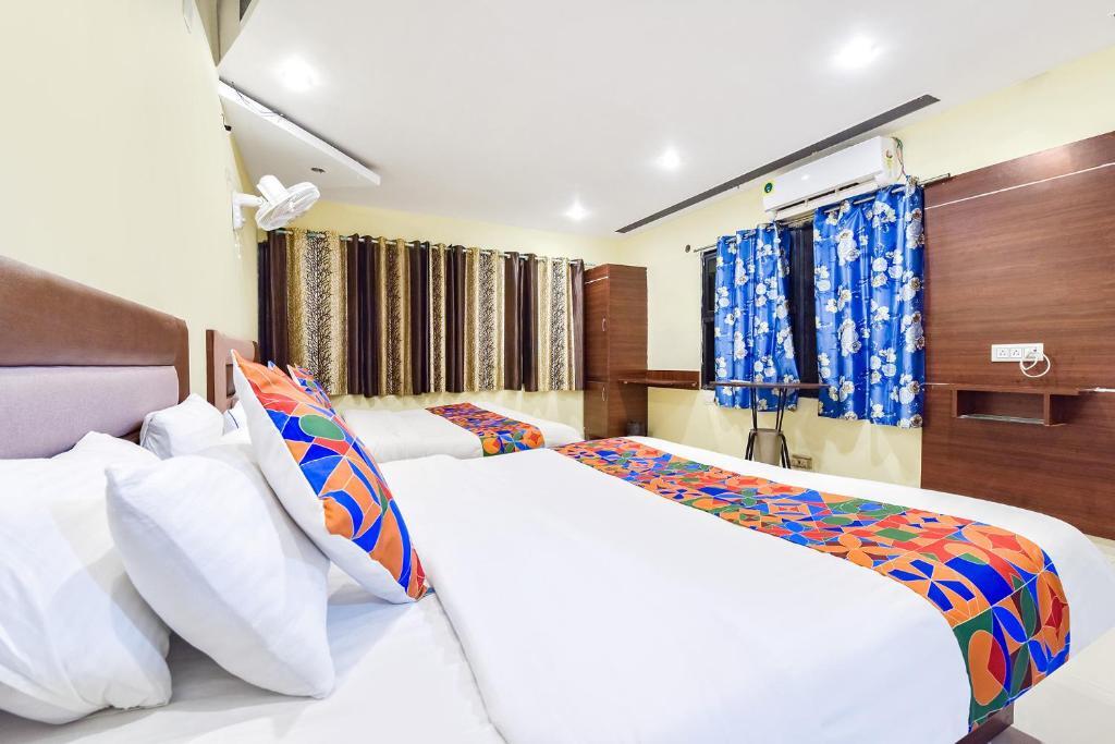 Ахмедабад: Fabexpress Poonam Palace
