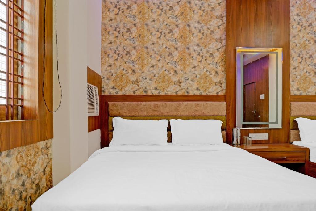 Сарнатх: Capital O 87647 Hotel Shaurya