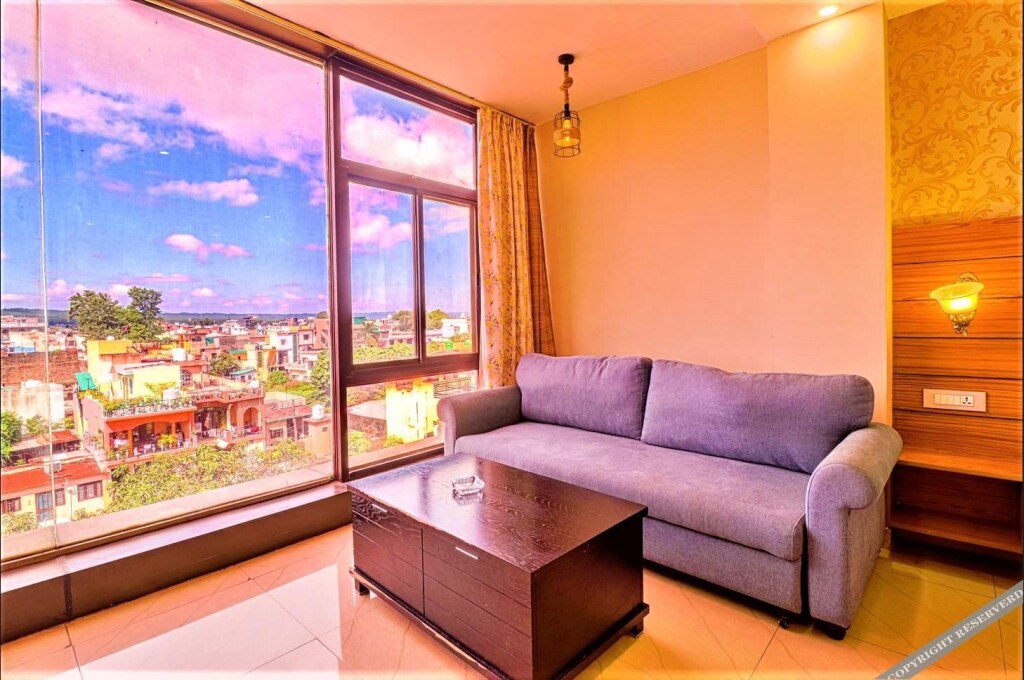 Дехрадун: The Glory Hotel