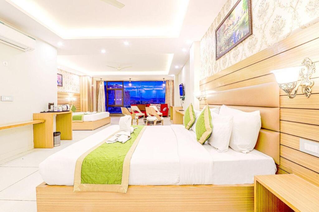 Дехрадун: The Glory Hotel