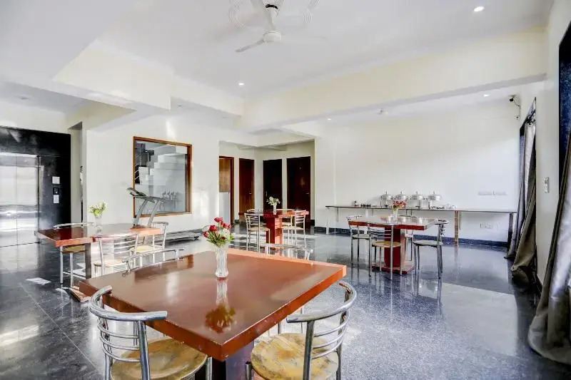 Бхубанешвар: OYO townhouse 412 Aditya International