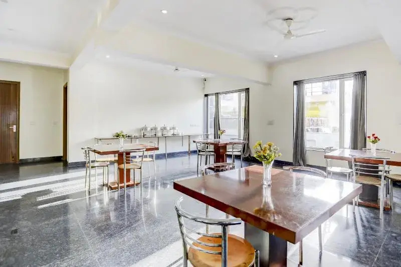 Бхубанешвар: OYO townhouse 412 Aditya International