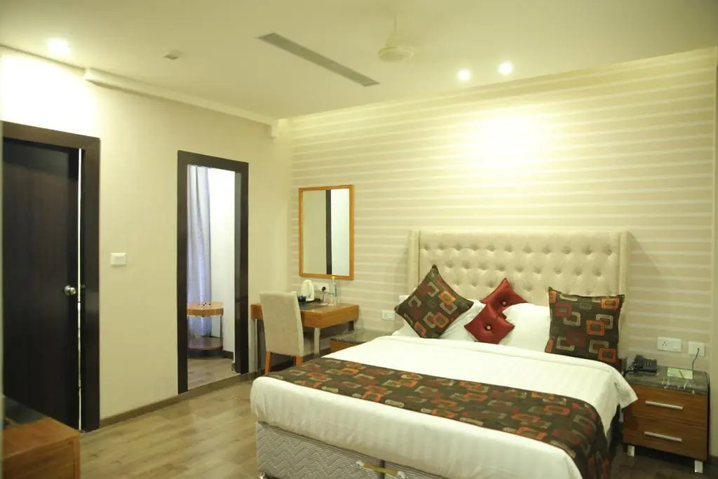 Дела: Hotel SV Kashipur