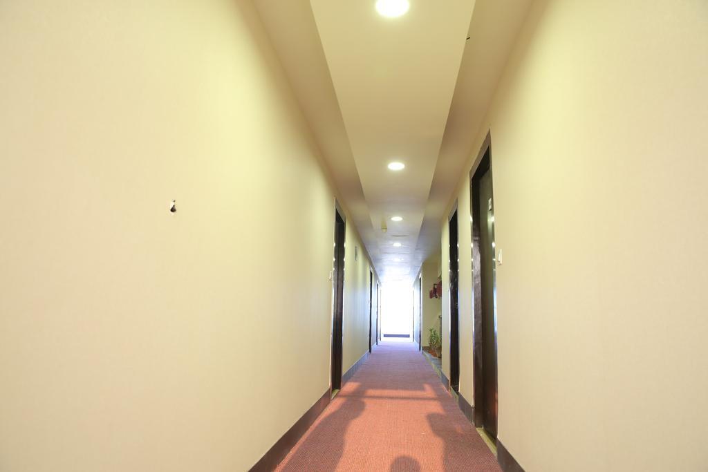 Дела: Hotel SV Kashipur