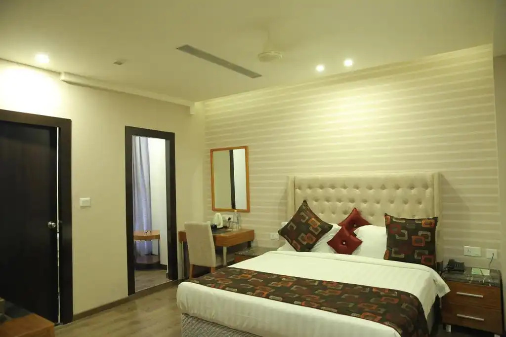 Дела: Hotel SV Kashipur