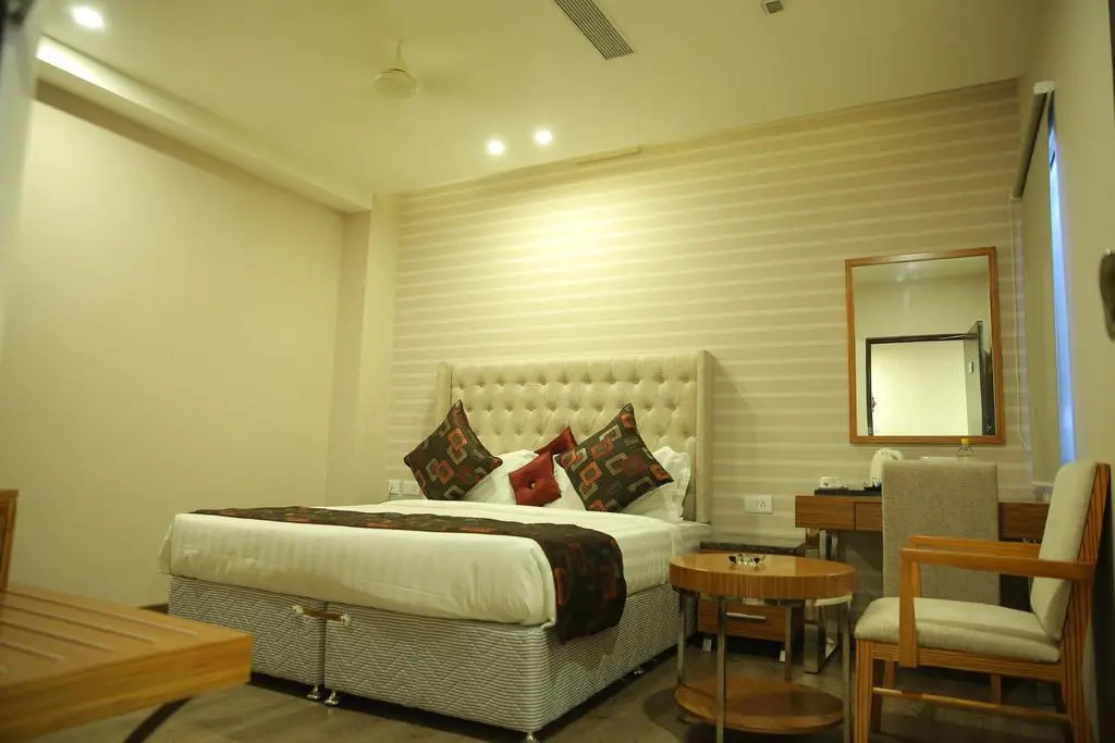 Дела: Hotel SV Kashipur