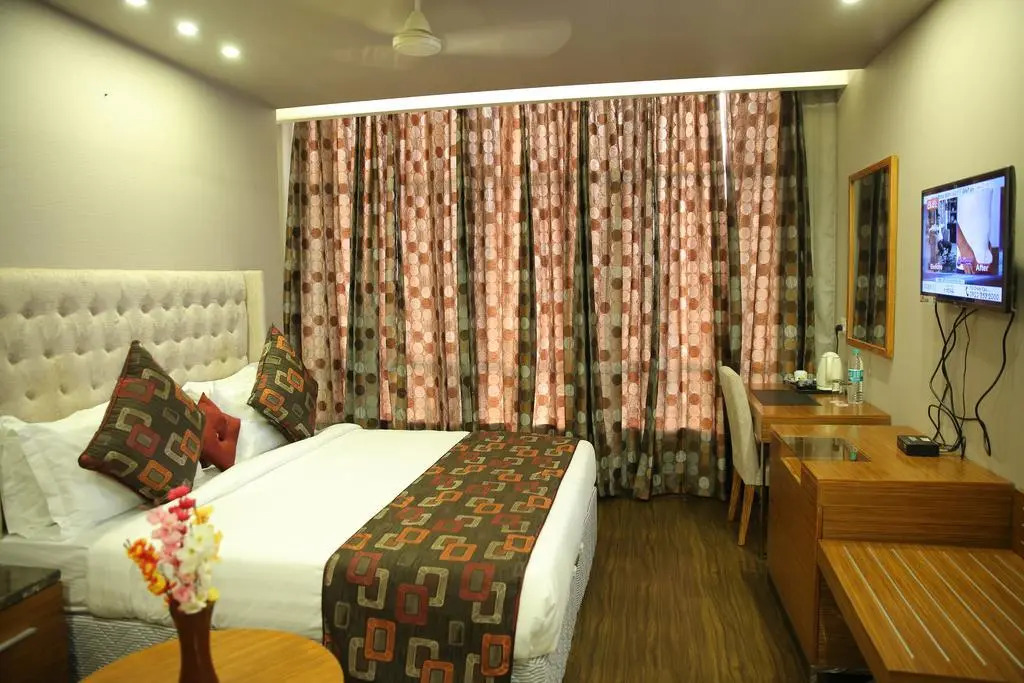 Дела: Hotel SV Kashipur