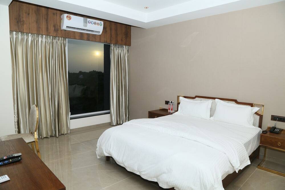 Дхуле: Hotel Ruturaj Regency