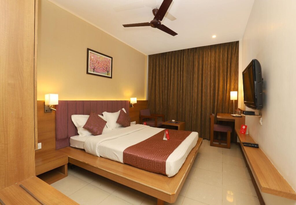 Вадодара: OYO 9677 Hotel Surya