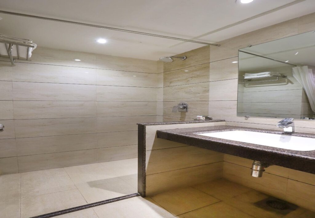 Вадодара: OYO 9677 Hotel Surya