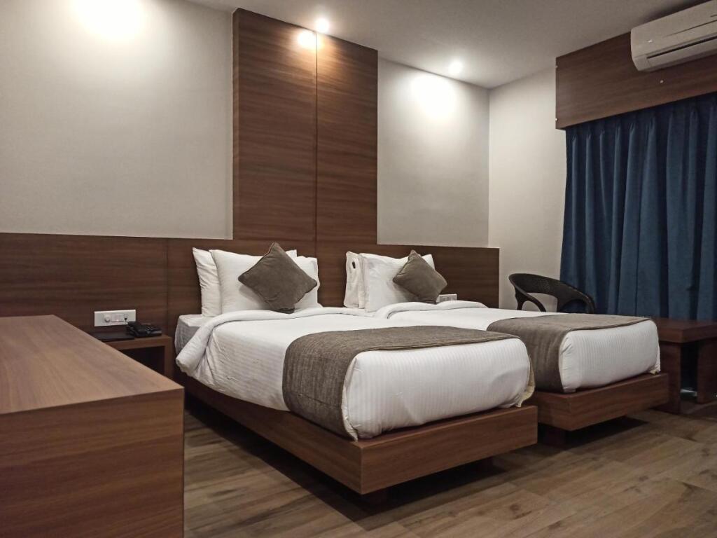 Дибругарх: Hotel Tree Fern