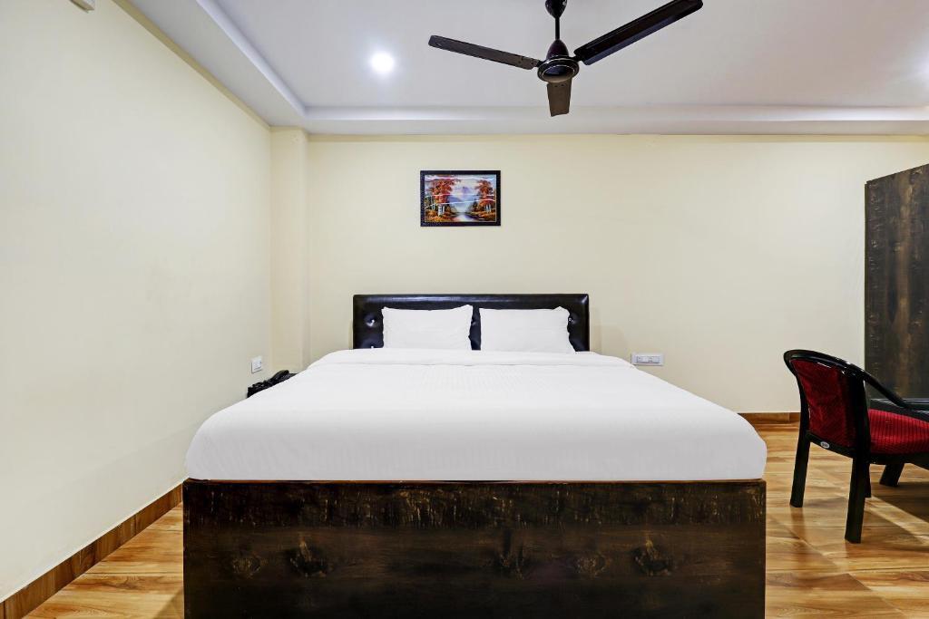 Гувахати: Capital O 86215 R R Homestay