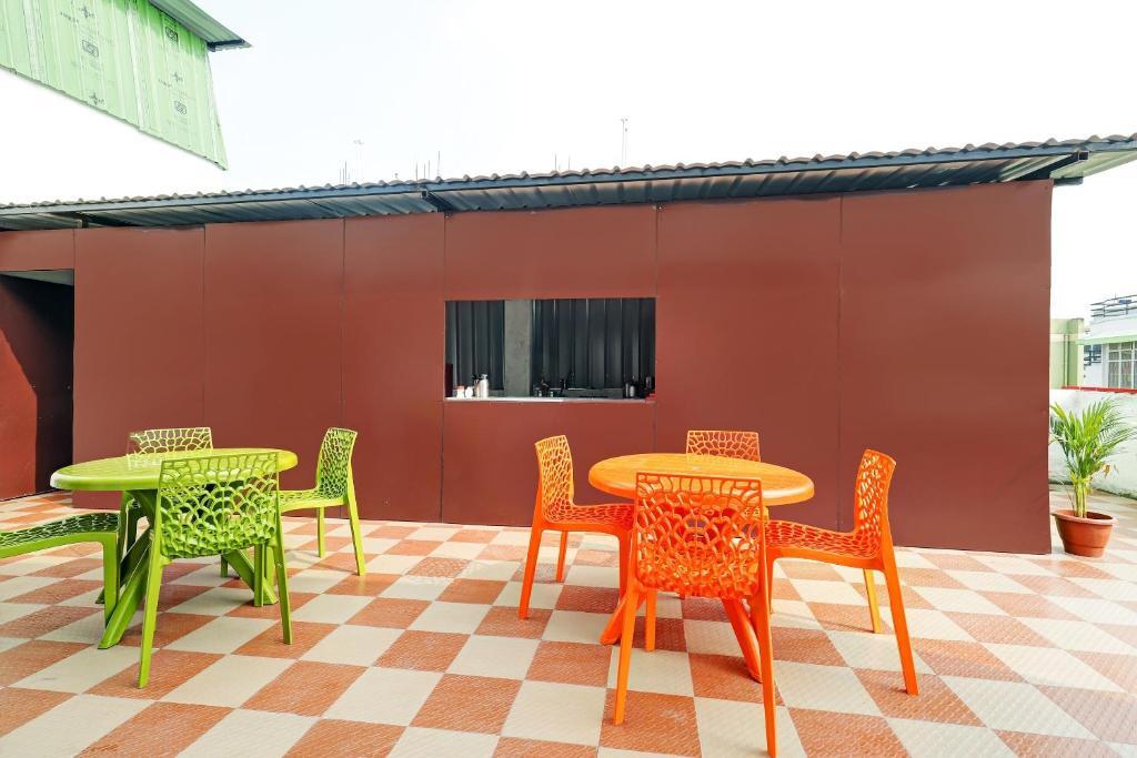 Гувахати: Capital O 86215 R R Homestay