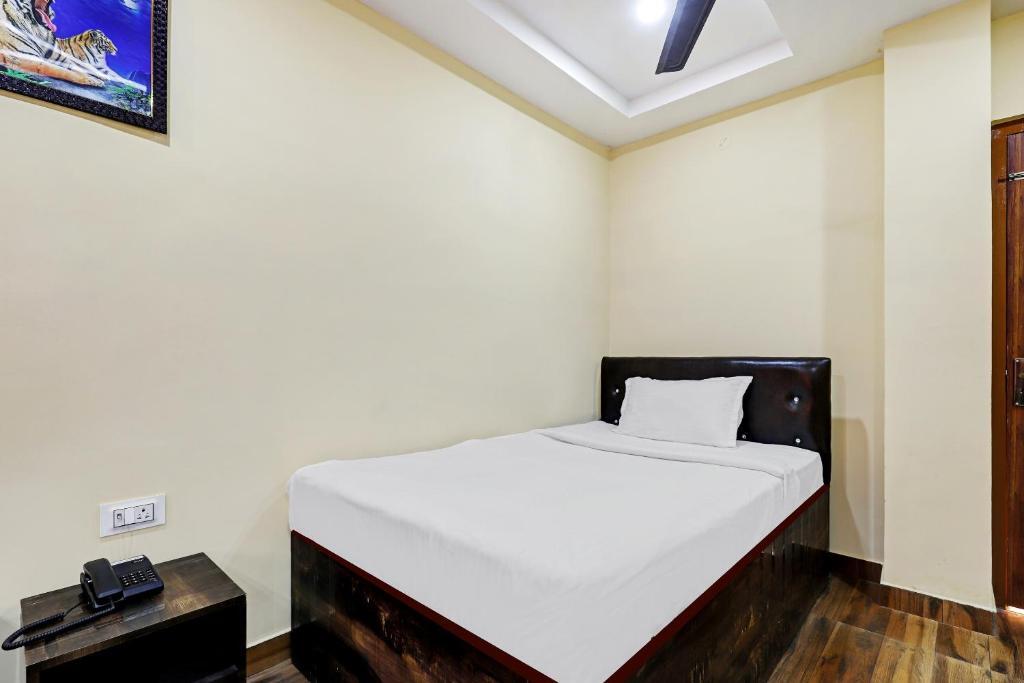 Гувахати: Capital O 86215 R R Homestay