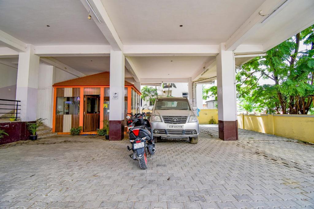 Гувахати: FabHotel The Hotel Orchid