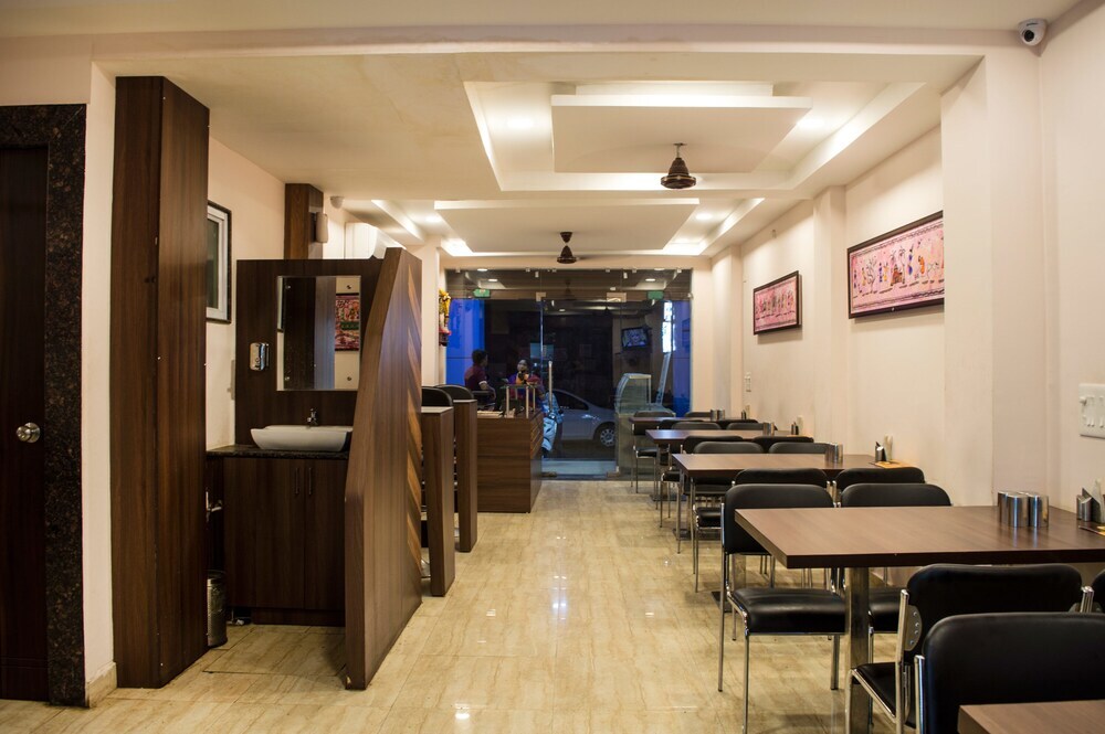 Бхопал: OYO Rooms Sargam Cinemas