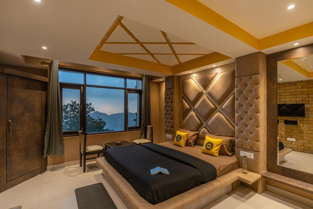 Шимла: The Hosteller Shimla