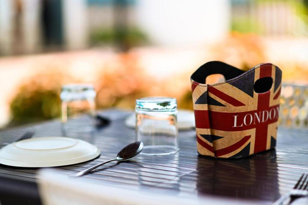 Бхопал: TGI Insignia Resort and Villas