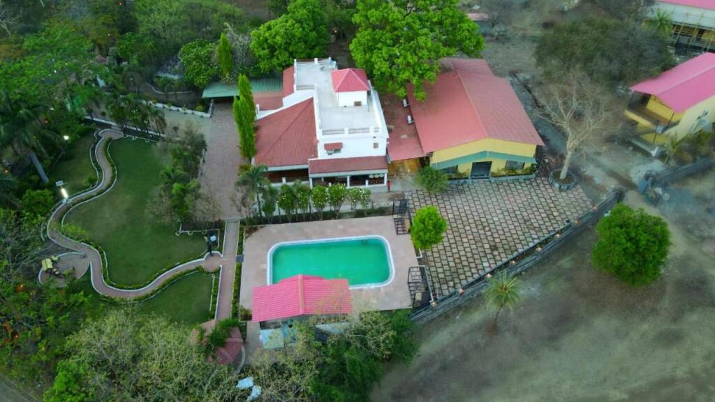Бхопал: TGI Insignia Resort and Villas