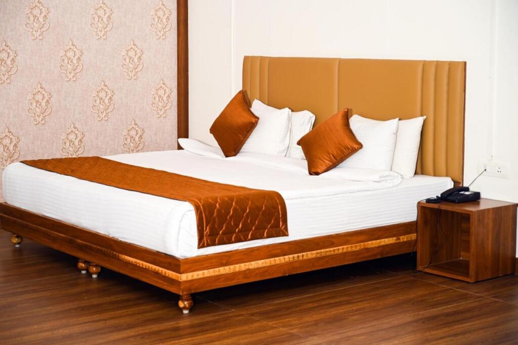 Бхопал: TGI Insignia Resort and Villas