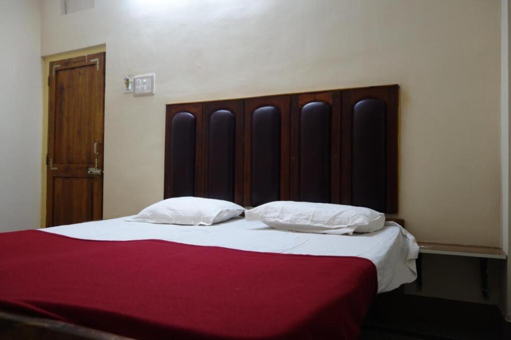 Брамапур: Hotel HCB (Hemo Chandra Bhawan)