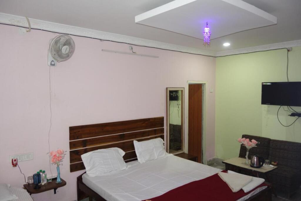 Брамапур: Hotel HCB (Hemo Chandra Bhawan)