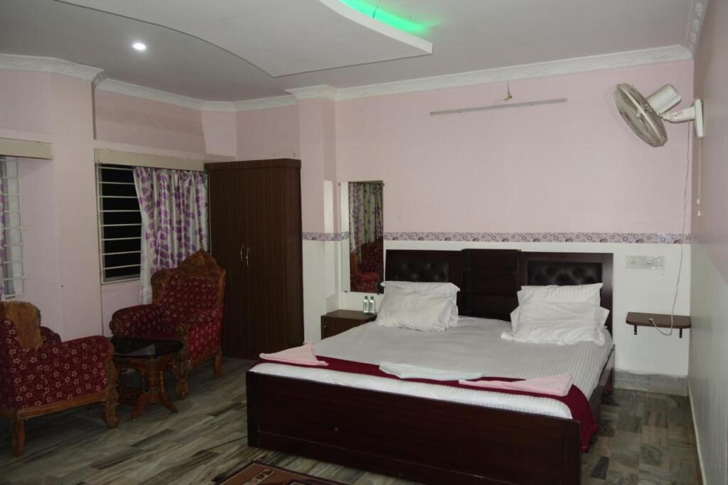 Брамапур: Hotel HCB (Hemo Chandra Bhawan)