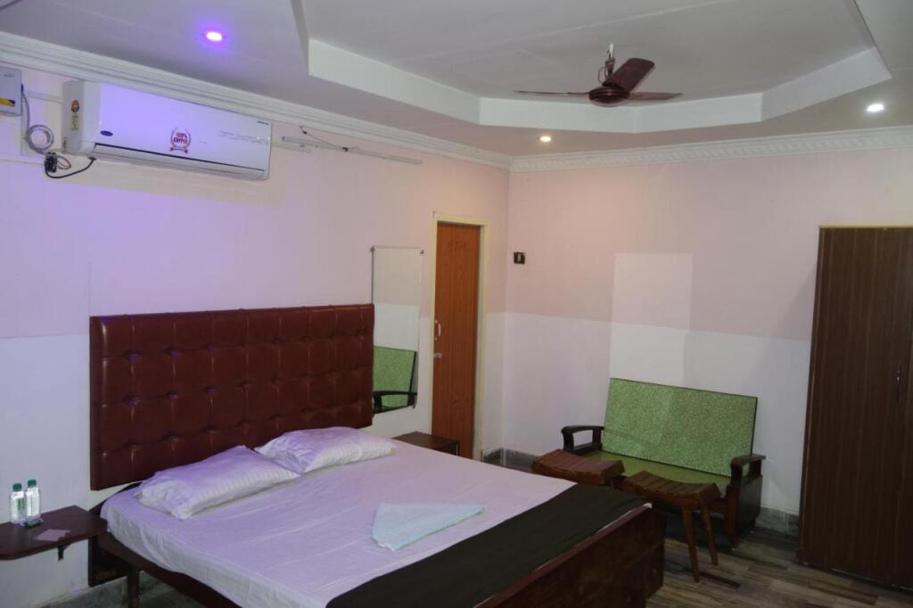Брамапур: Hotel HCB (Hemo Chandra Bhawan)