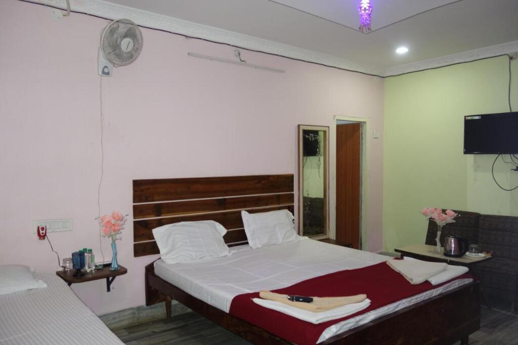 Брамапур: Hotel HCB (Hemo Chandra Bhawan)