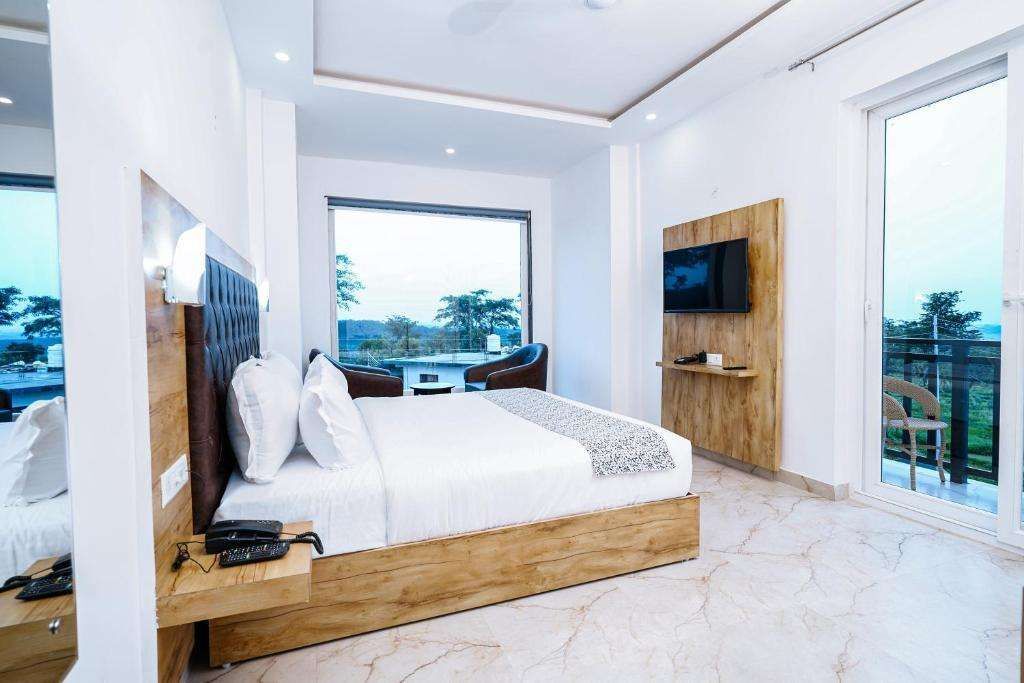 Кангра: Click Collection The Abode Dharamshala