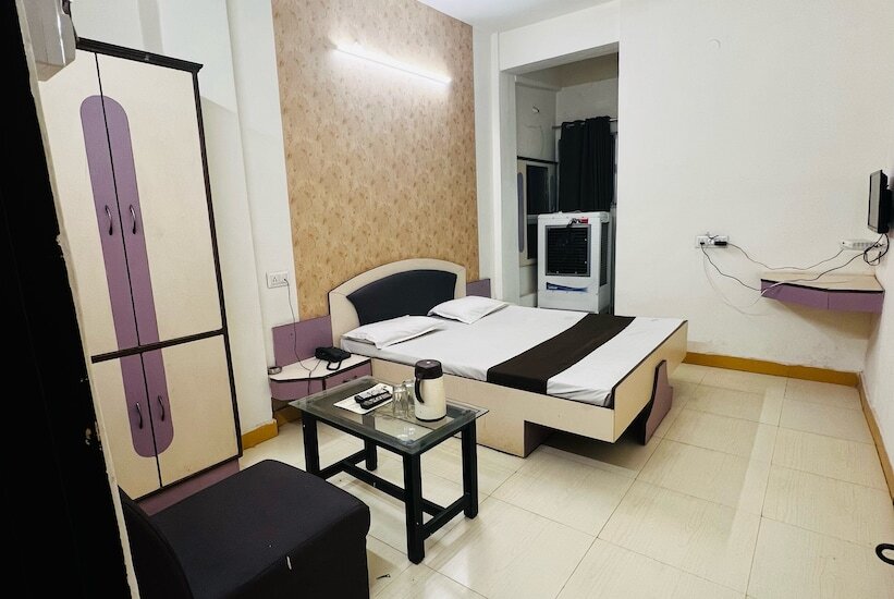 Бхопал: Hotel