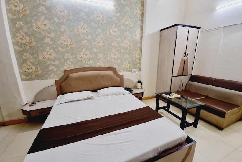 Бхопал: Hotel