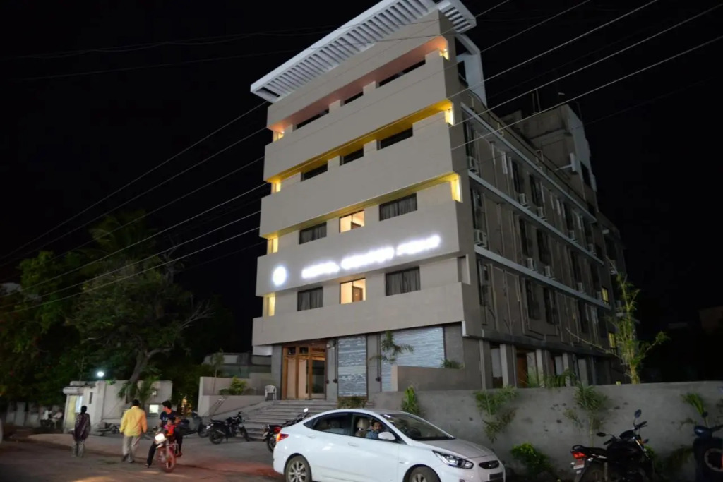 Солапур: Hotel Center Point