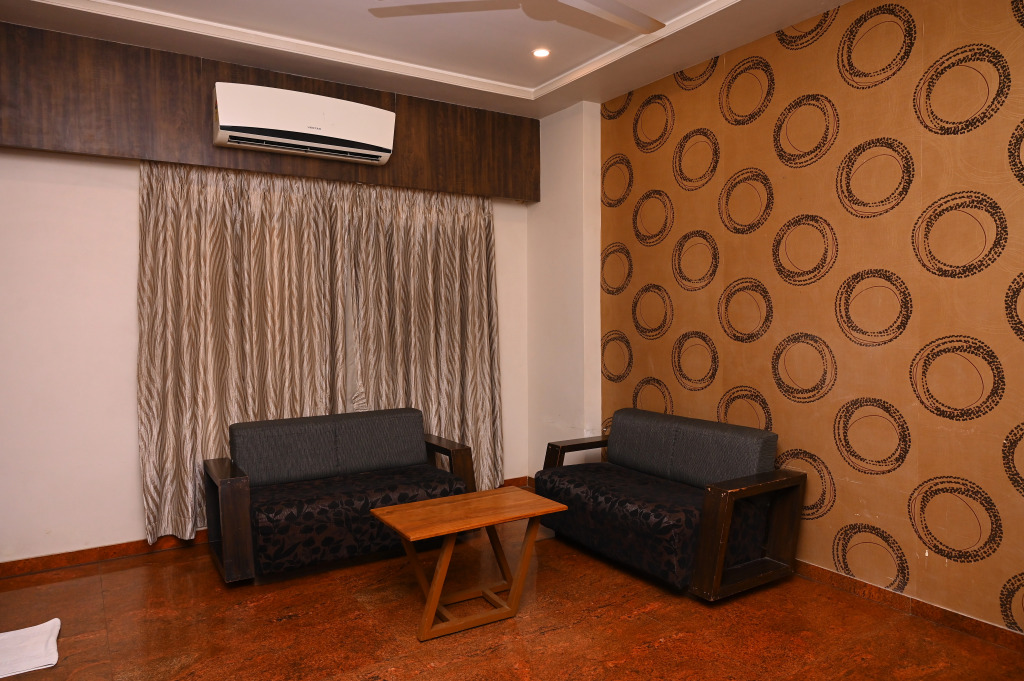 Солапур: Hotel Center Point