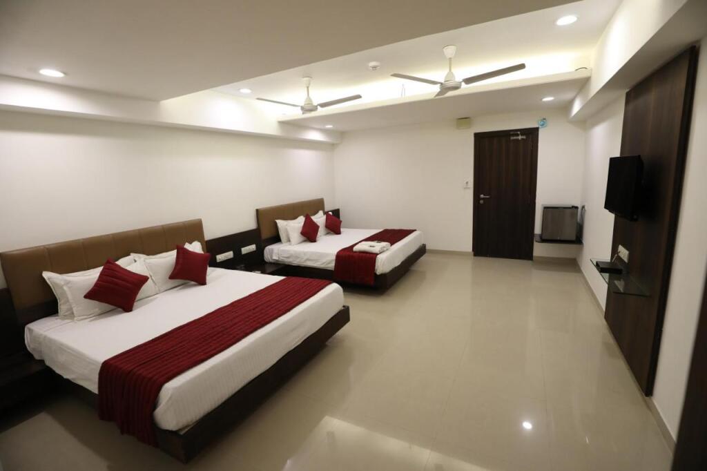 Бхопал: Hotel Shagun Rooms & Banquet, Surat
